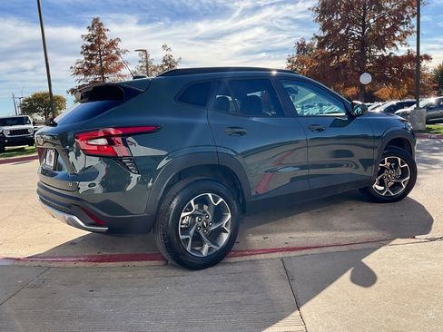 Used 2025 Chevrolet Trax LT image 6