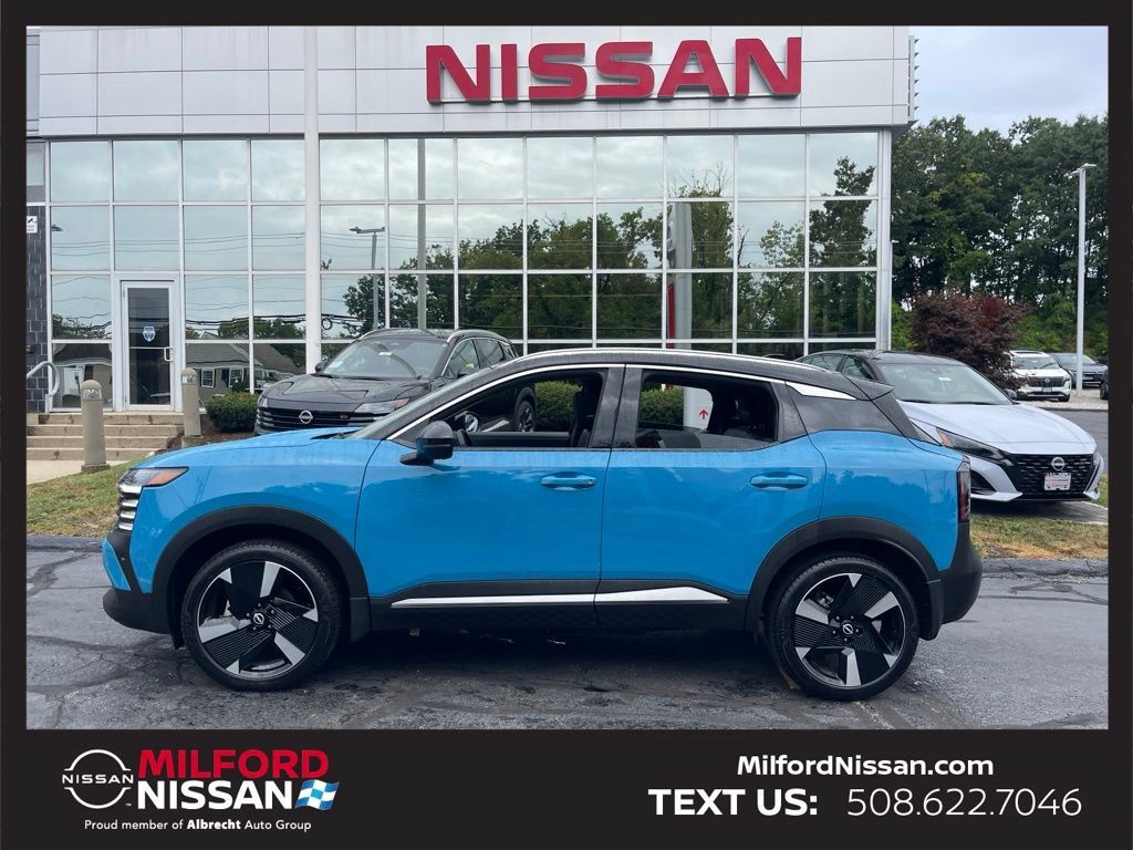 Certified 2025 Nissan Kicks SR w/ SR Premium Package AWD/4WD image 2