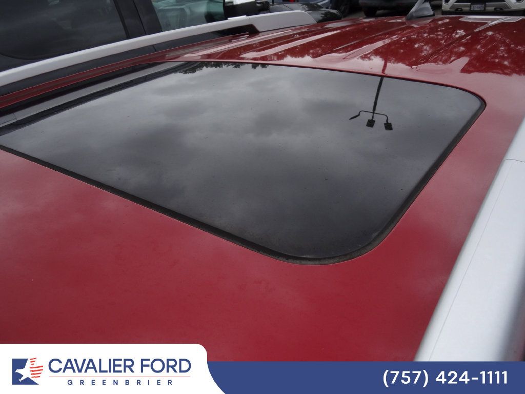 Used 2022 Hyundai Venue SEL FWD image 14