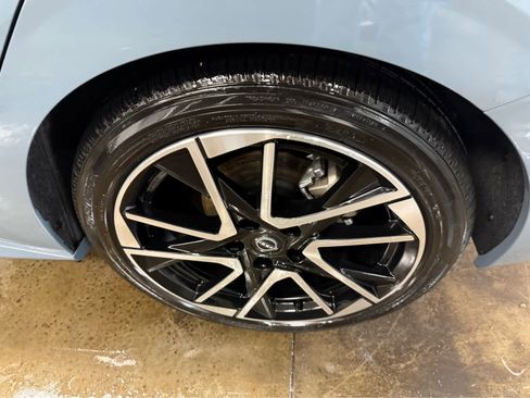 Used 2025 Nissan Sentra SR image 30