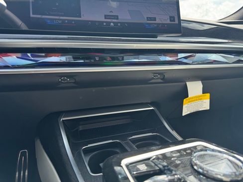 New 2026 BMW 760i xDrive w/ Premium Package AWD/4WD image 9