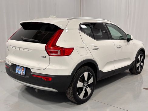Used 2019 Volvo XC40 T5 Momentum image 5