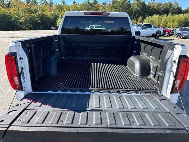Used 2025 GMC Sierra 1500 SLT AWD/4WD image 5