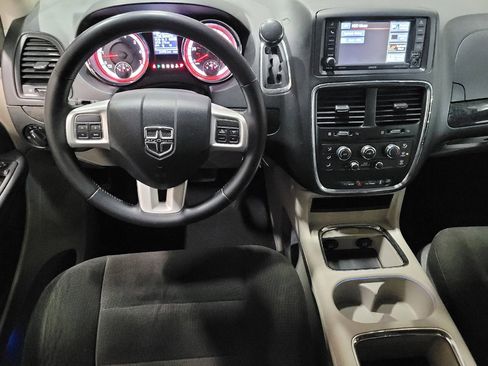 Used 2015 Dodge Grand Caravan SXT w/ Rear Park Assist Package FWD image 22