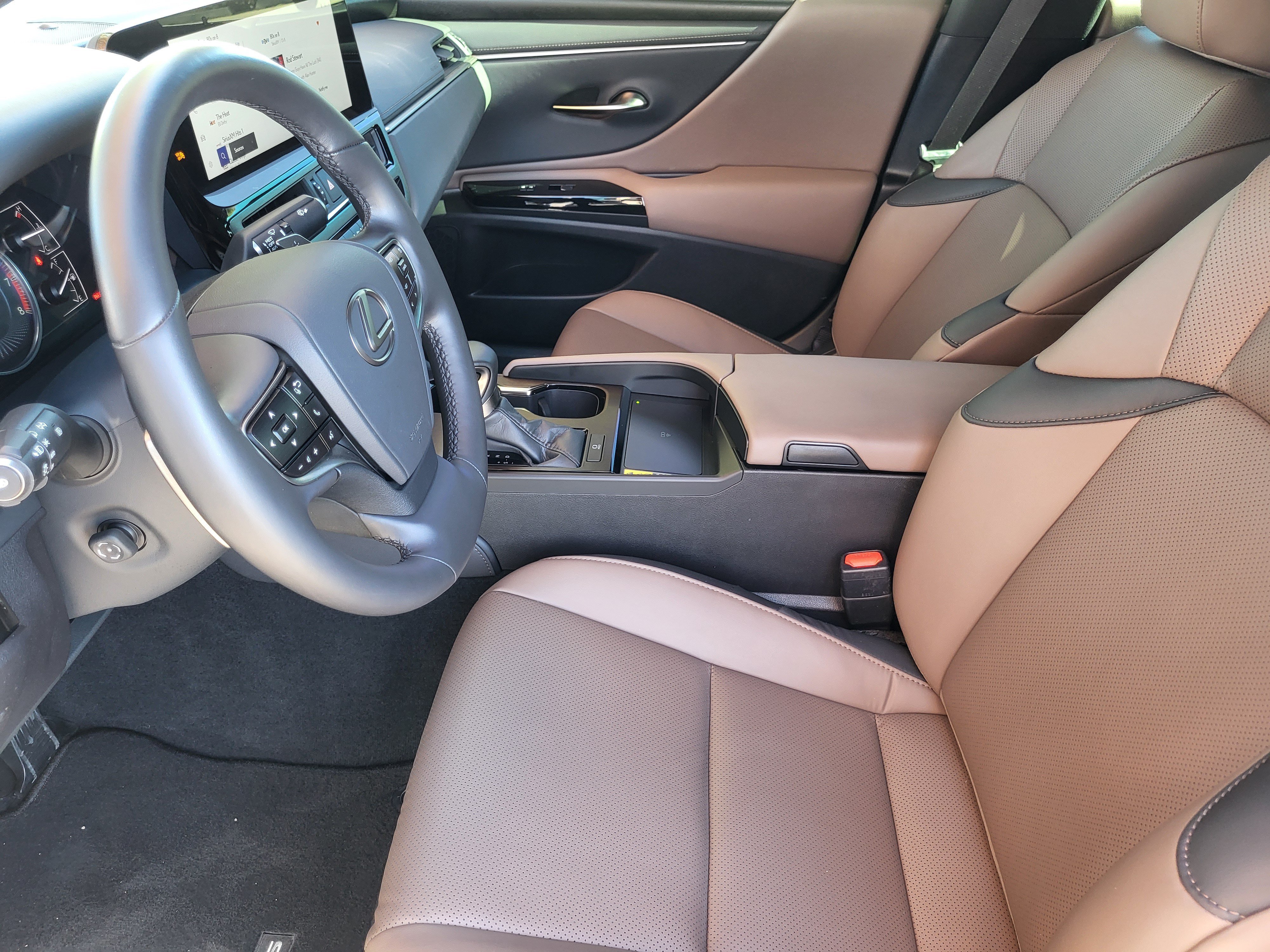 Used 2025 Lexus ES 350 w/ Premium Package FWD image 10