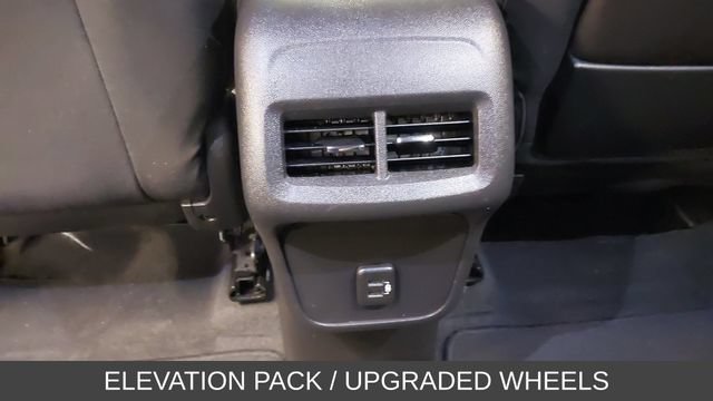 Used 2024 GMC Terrain SLE w/ Elevation Edition FWD image 25