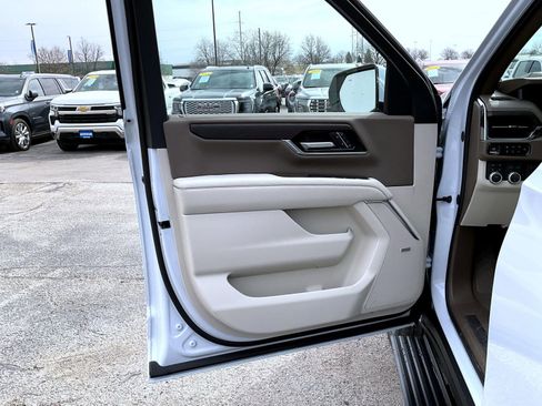 New 2026 GMC Yukon Denali image 9