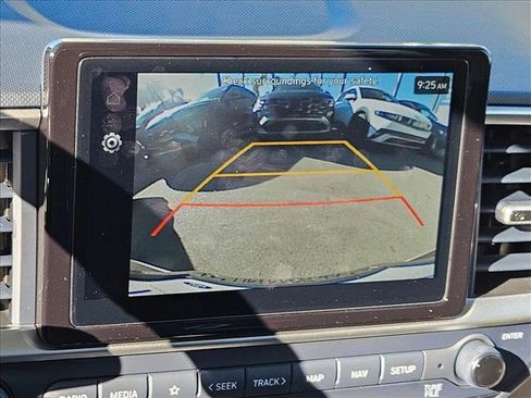 New 2025 Hyundai Venue Limited image 11