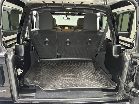 Used 2019 Jeep Wrangler Unlimited Sport S AWD/4WD image 26