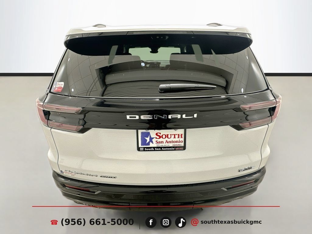 New 2027 GMC Acadia Denali Ultimate w/ LPO, Floor Liner Package AWD/4WD image 7