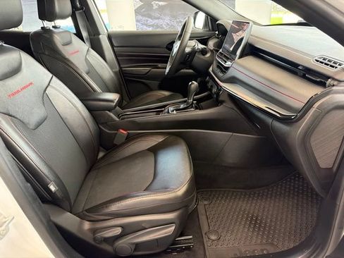 Used 2025 Jeep Compass Trailhawk AWD/4WD image 10