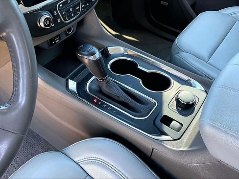 Used 2020 Chevrolet Traverse LT w/ LT Premium Package image 15