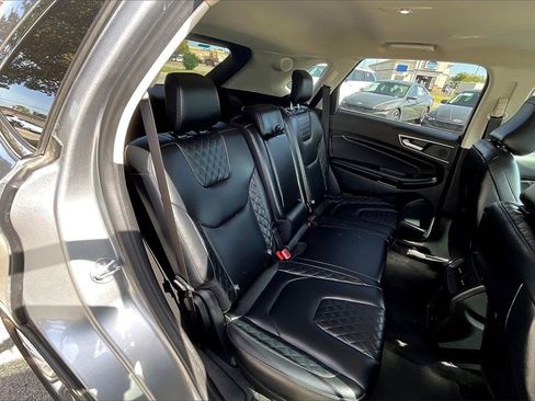 Used 2024 Ford Edge Titanium image 30