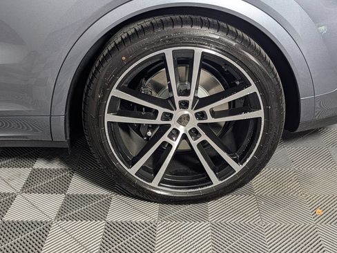 New 2026 Porsche Cayenne Turbo AWD/4WD image 12