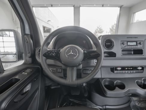Certified 2025 Mercedes-Benz Sprinter 2500 image 9