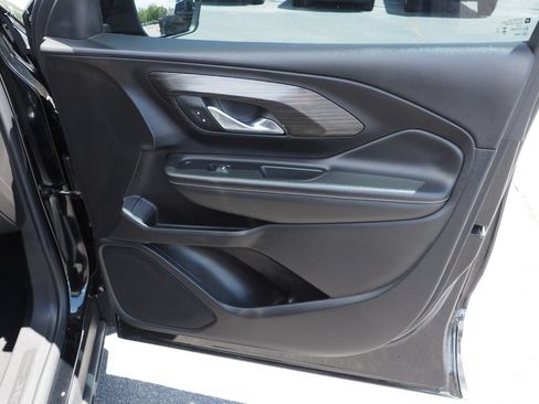 Used 2024 GMC Terrain SLE w/ Elevation Edition FWD image 21