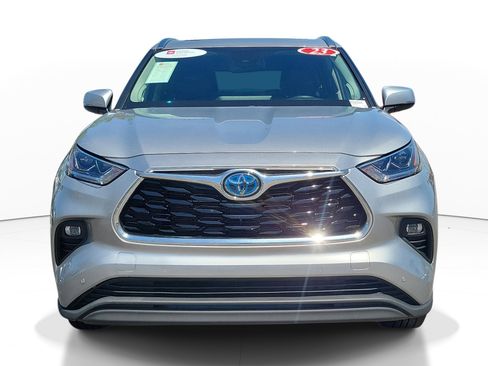 Used 2023 Toyota Highlander Limited image 2