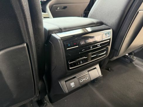 Used 2024 Acura MDX SH-AWD image 25