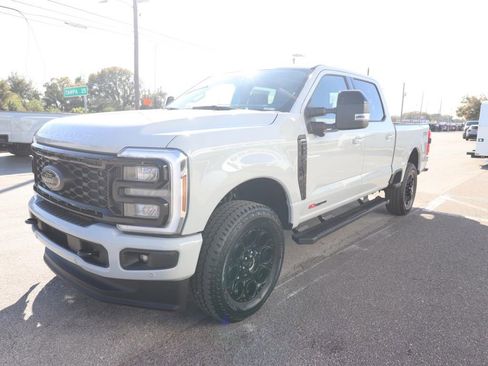 New 2026 Ford F250 Lariat w/ Black Appearance Package AWD/4WD image 7