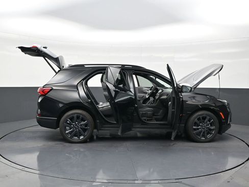 Used 2022 Chevrolet Equinox RS w/ RS Leather Package FWD image 30