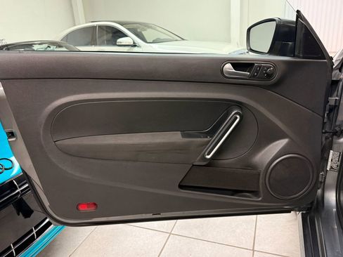 Used 2013 Volkswagen Beetle 2.5 image 14