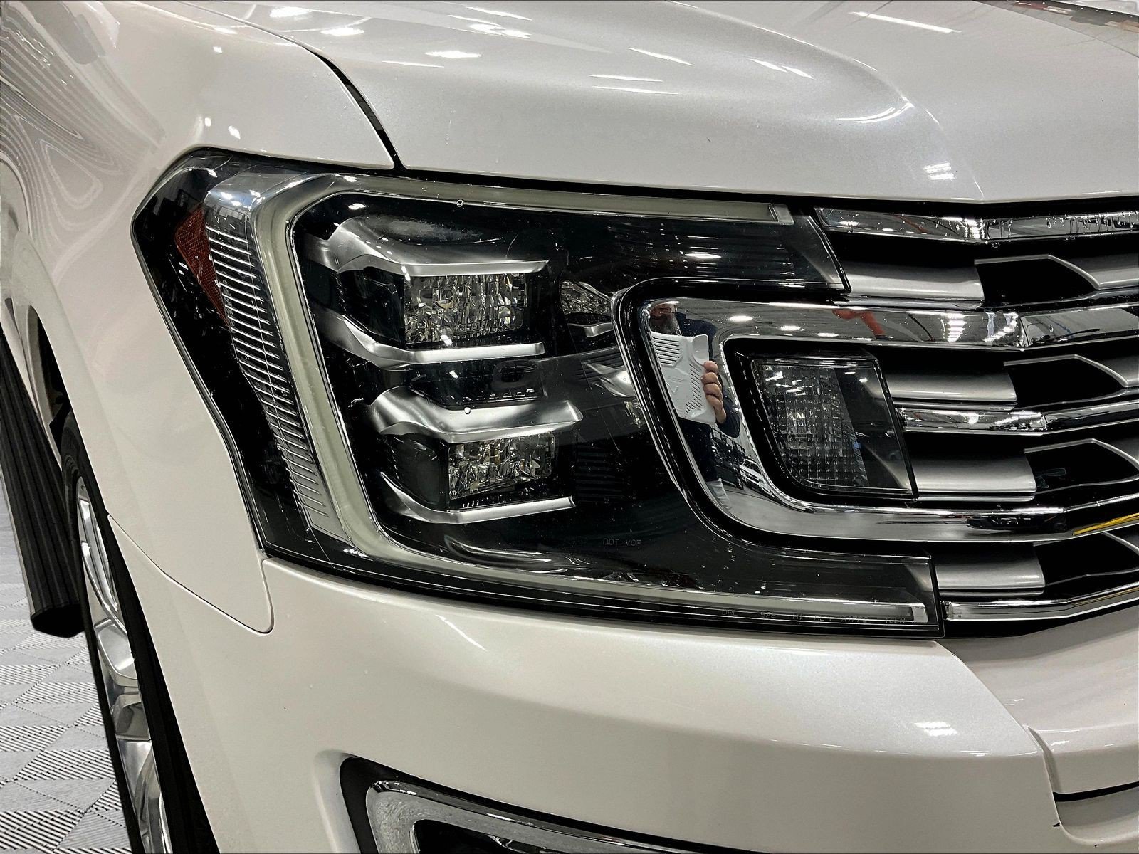 Used 2019 Ford Expedition Limited w/ Equipment Group 302A AWD/4WD image 33