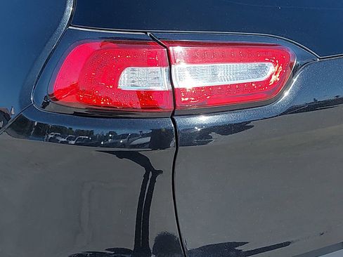 Used 2016 Jeep Cherokee 75th Anniversary image 35