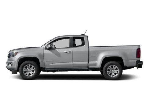Used 2016 Chevrolet Colorado LT w/ LT Convenience Package RWD image 4