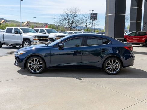 Used 2018 MAZDA MAZDA3 Grand Touring image 4
