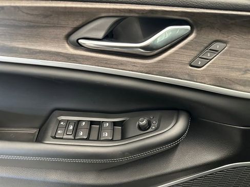 New 2026 Jeep Grand Cherokee L Limited w/ Limited Altitude Package image 32