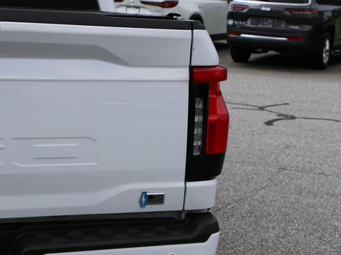 Used 2024 Ford F150 Lightning Flash AWD/4WD image 7
