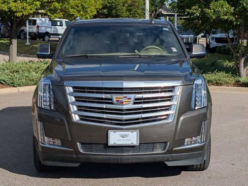 Used 2020 Cadillac Escalade Platinum AWD/4WD image 7