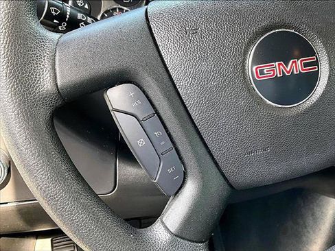 Used 2020 GMC Savana 2500 Extended w/ Driver Convenience Package RWD image 18