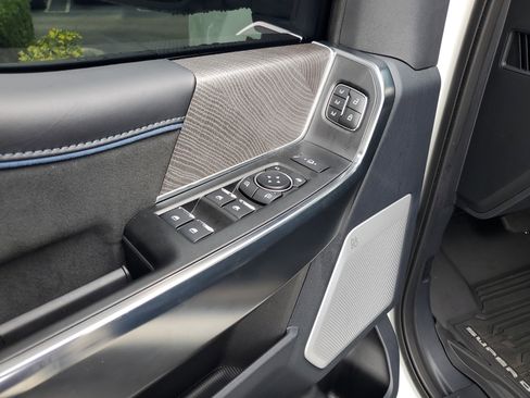 Used 2025 Ford F250 Platinum image 19