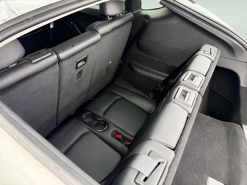 Used 2022 Tesla Model Y Long Range image 25