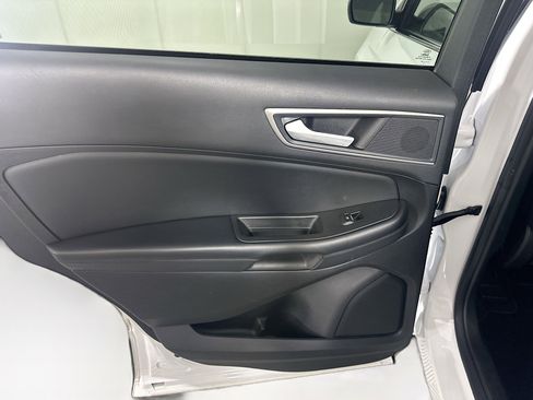 Used 2024 Ford Edge SEL image 25