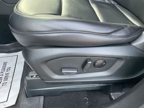 Used 2023 Ford Explorer XLT w/ Equipment Group 202A image 10