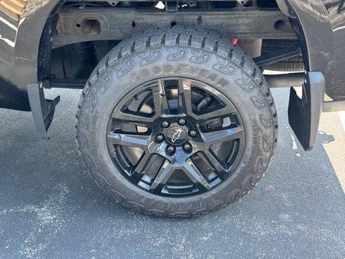 Used 2021 Chevrolet Silverado 1500 LT Trail Boss AWD/4WD image 7