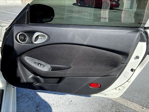 Used 2020 Nissan 370Z Coupe image 16