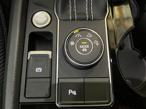 Certified 2023 Volkswagen Atlas Cross Sport SEL R-Line image 15