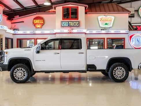 Used 2022 Chevrolet Silverado 3500 High Country w/ Technology Package image 11