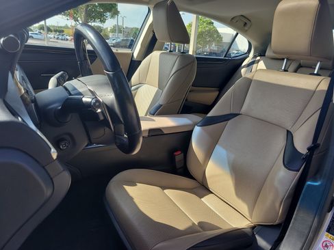 Used 2019 Lexus ES 350 w/ Premium Package FWD image 19