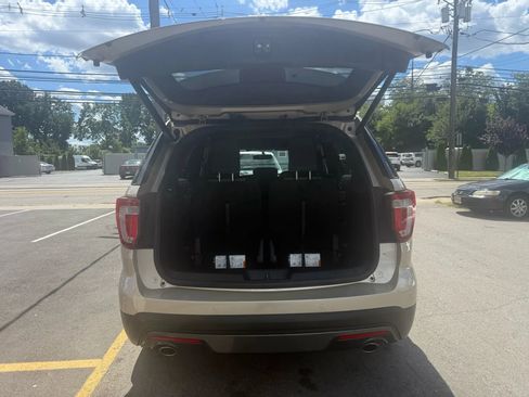 Used 2017 Ford Explorer XLT w/ Equipment Group 202A image 32