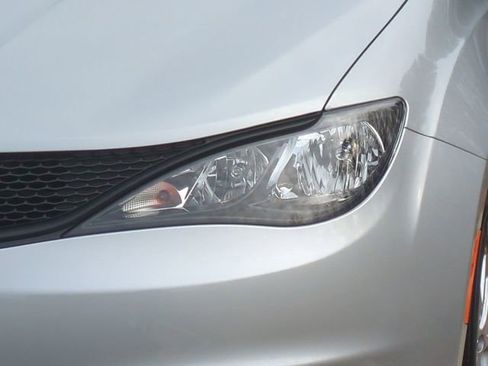 New 2026 Chrysler Voyager LX image 17