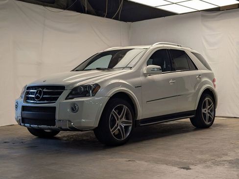 Used 2011 Mercedes-Benz ML 63 AMG 4MATIC image 3