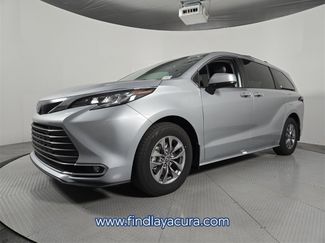 Used 2022 Toyota Sienna XLE video 2