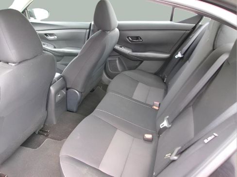 Used 2024 Nissan Sentra SV FWD image 9
