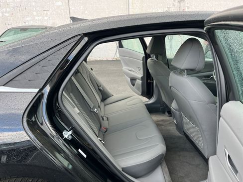 Used 2025 Hyundai Elantra SEL FWD image 26