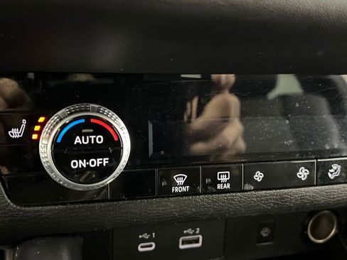 Used 2024 Mitsubishi Outlander SE image 56