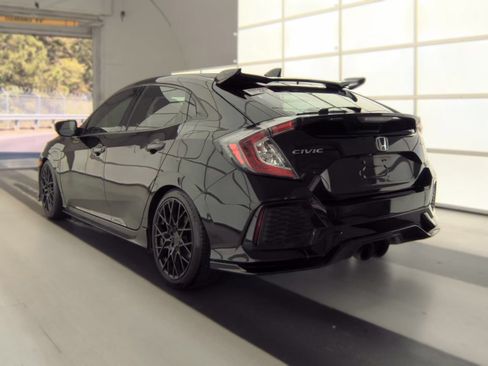 Used 2018 Honda Civic Sport image 6